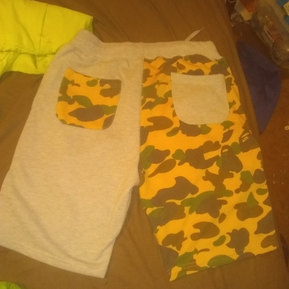A Bathing Ape Gym Shorts - Picture 2 of 3